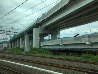 shinkansen-tsuruga1.jpg